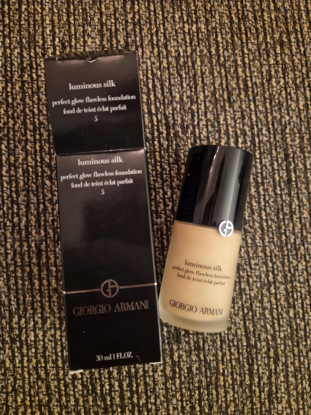Giorgio Armani Luminous Silk Foundation Shade 5 Beige